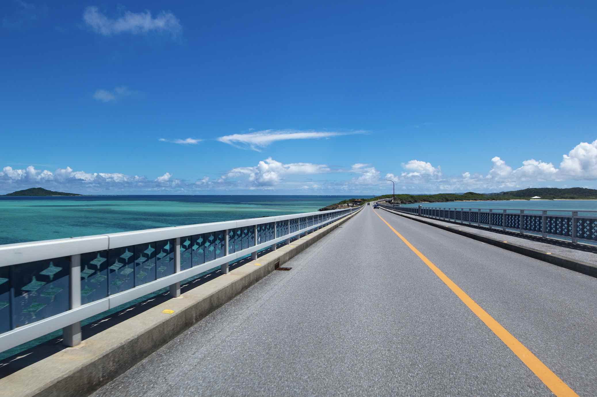 Road trip sur la Route 58 à Okinawa : guide complet pour conduire entre Naha et le nord de l’île